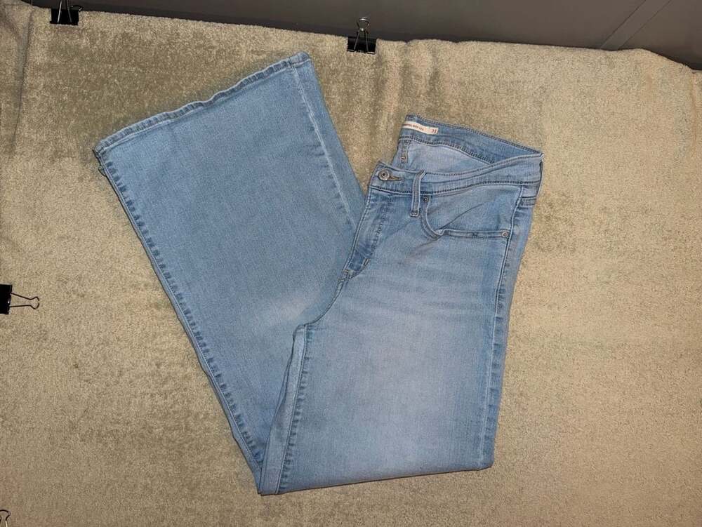 Levi's 318 Shaping Wide Leg Jeans Size 31 Light Wash Stretch Denim Pants